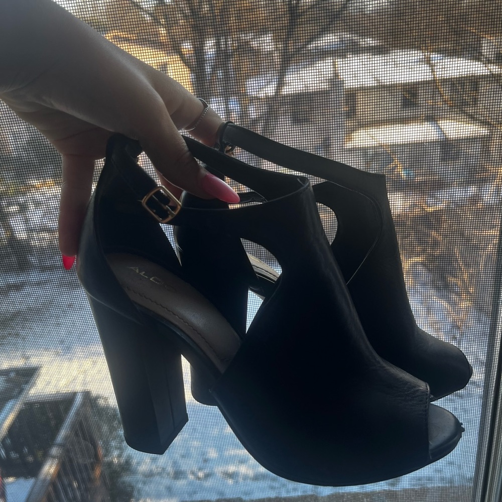 Aldo black leather heels